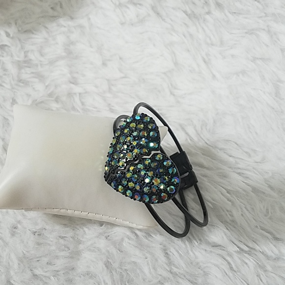 Heart-shaped bangle - Picture 2 of 3